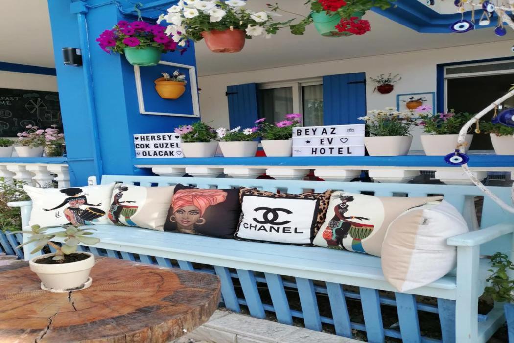 Beyaz Ev Hotel Алачати Экстерьер фото