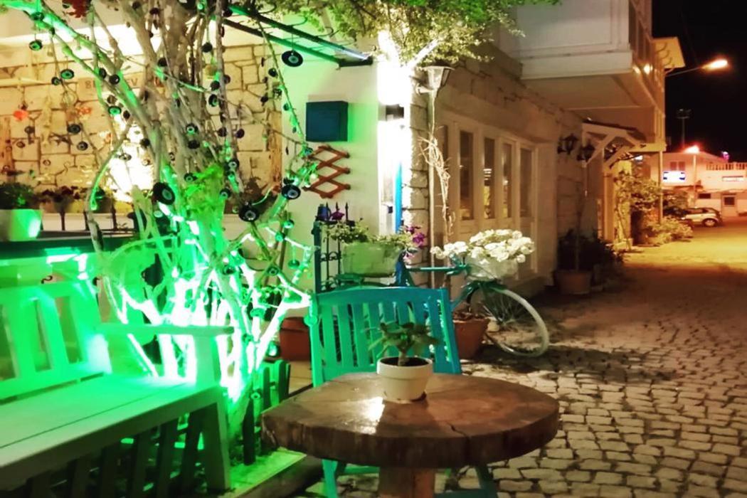 Beyaz Ev Hotel Алачати Экстерьер фото