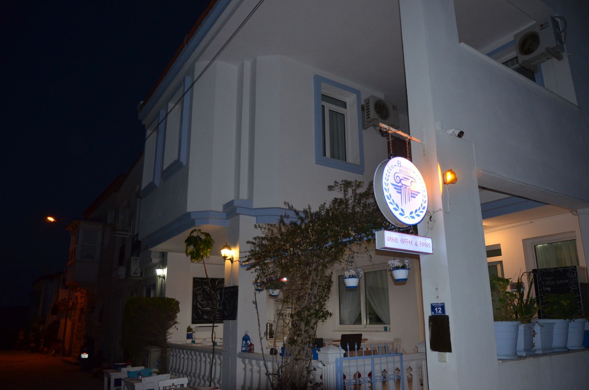 Beyaz Ev Hotel Алачати Экстерьер фото